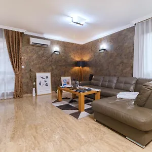  Apartment Chic Luxury Escape Close To Kapana Area